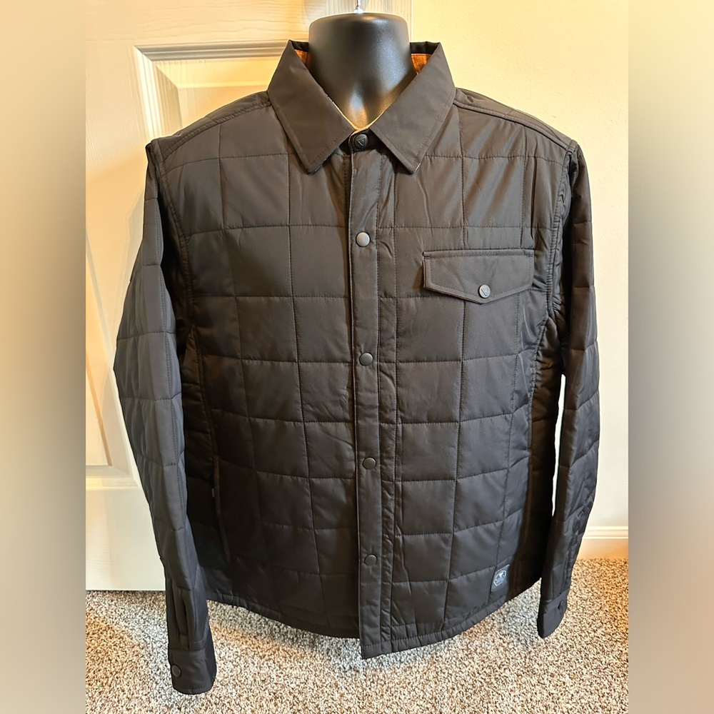 Men’s Vissla Jacket, size large, black, new condition.